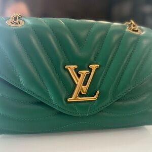 AUTHENTIC Green LV Wave Chain Bag MM Shoulder Bag